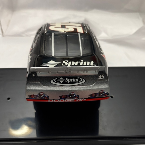 1:24 Diecast 45 Kyle Petty x 2001 Charity Ride Across America NASCAR stock car - Picture 5 of 8